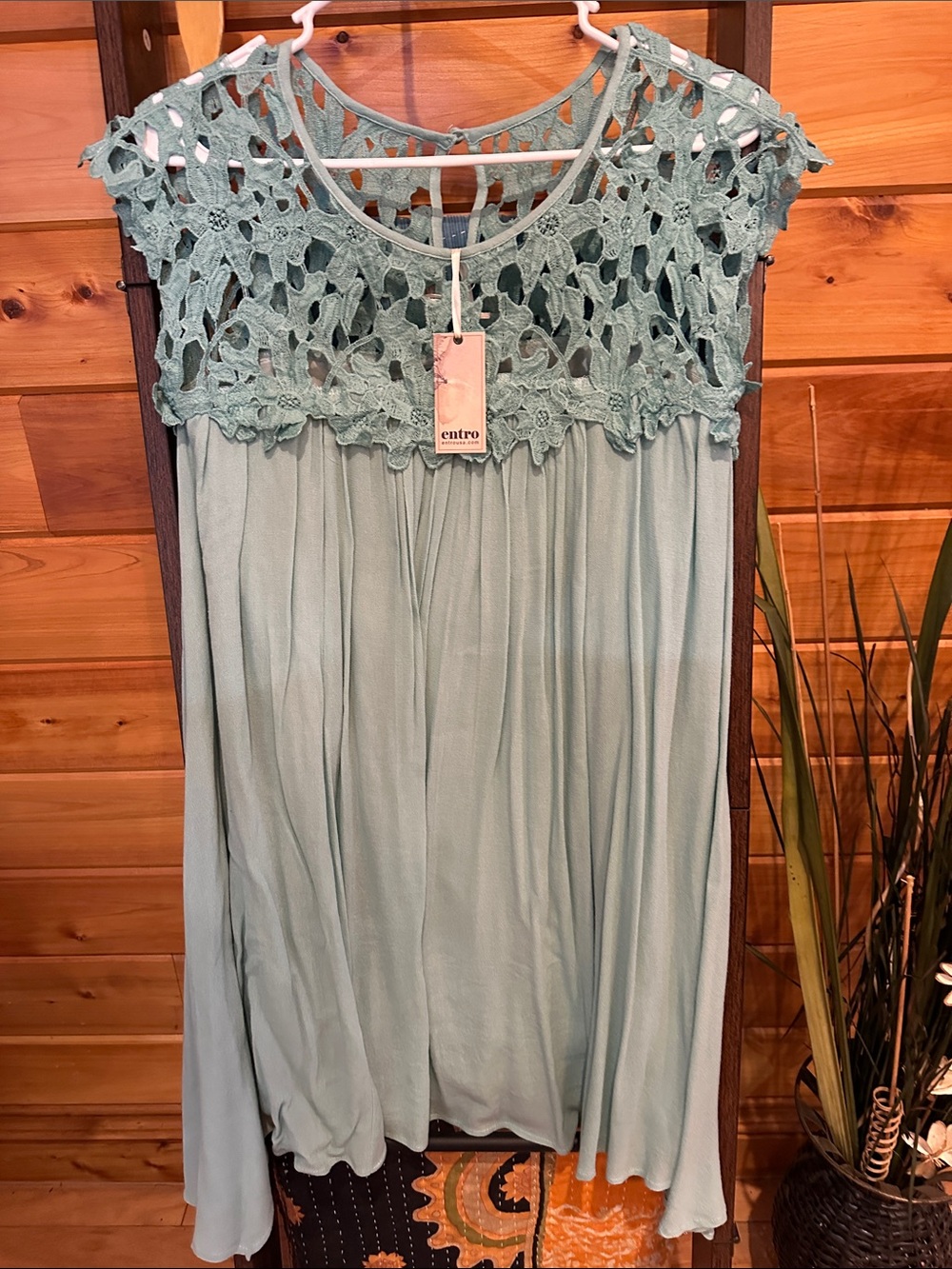 entro Sage Crochet-Yoke Flowy Tunic